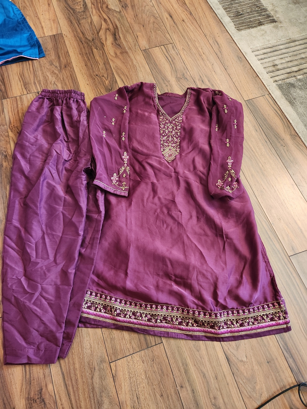 Embroidered Plum Kurta Set Salwar Kameez